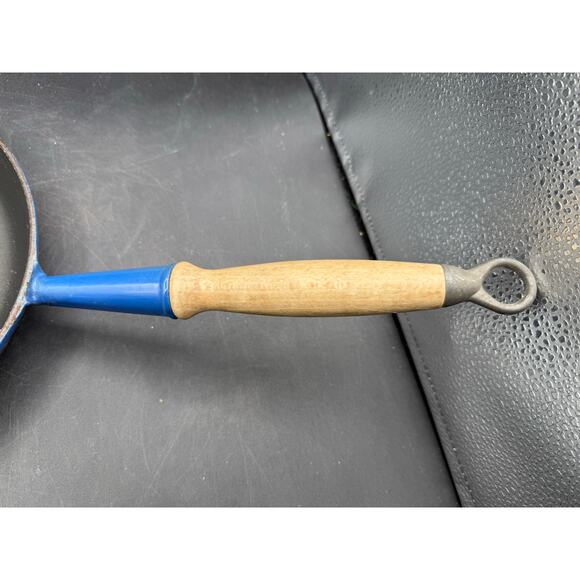 Le Creuset Blue Enamel Skillet No. 26 - Picture 3 of 6